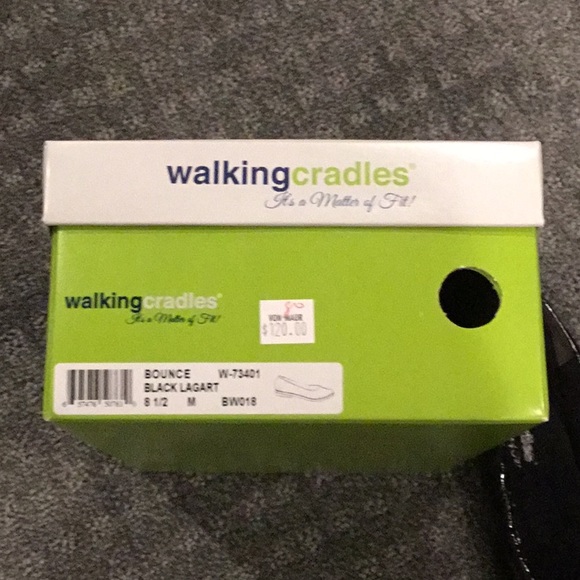 Walking cradles size 8.5M black flats Brand New! - Picture 3 of 4